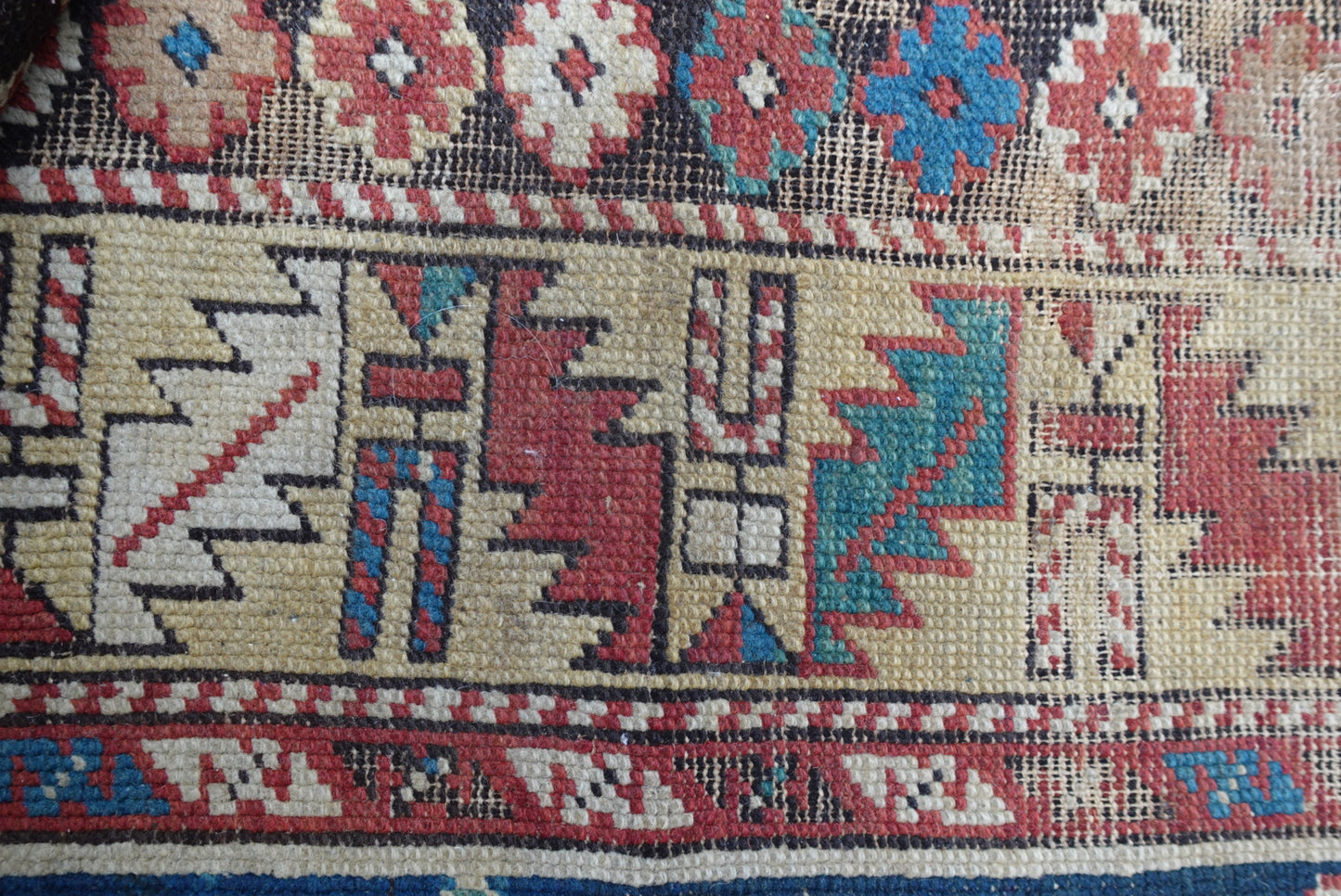 The Esra Vintage Rug