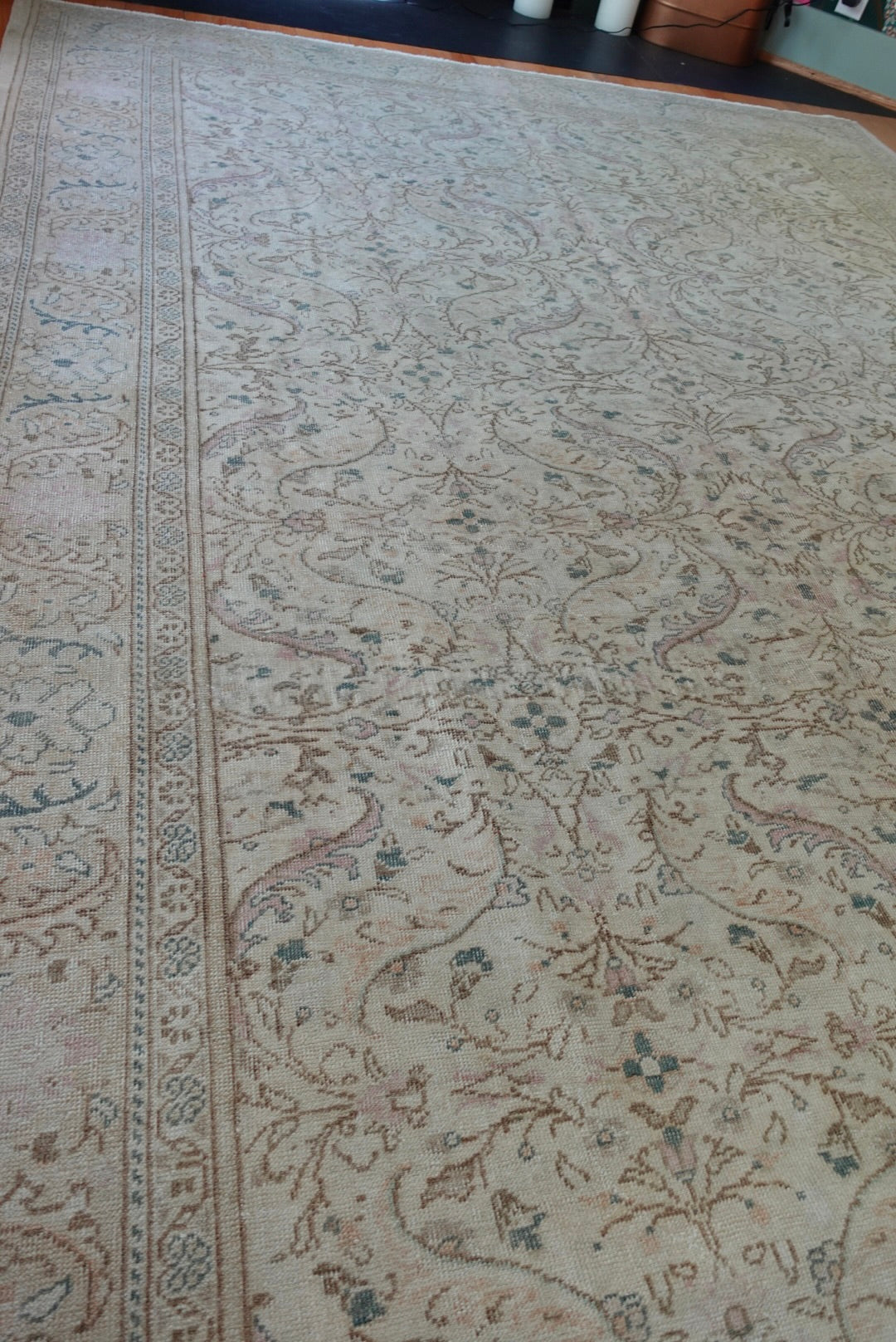 Authentic Vintage Hand-Knotted Turkish Oushak Rug | 6'5x 9'8